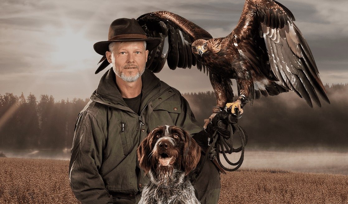 sokolník se psem a sokolem