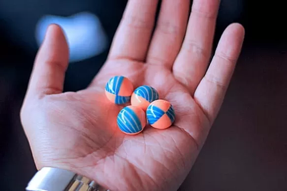 Celuloidové kuličky používané u paintballu